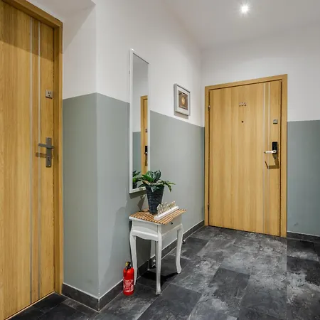 Functional And Comfortable Very Berry In By Renters Lejlighed *