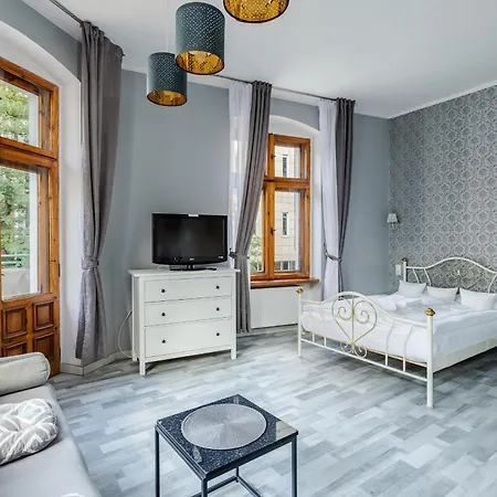 Functional And Comfortable Very Berry In By Renters Lejlighed *