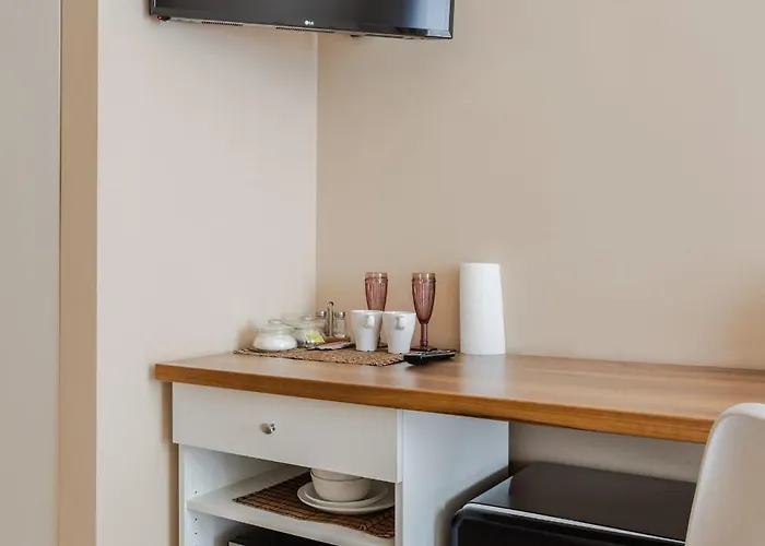 شقة Functional And Comfortable Very Berry In By Renters *