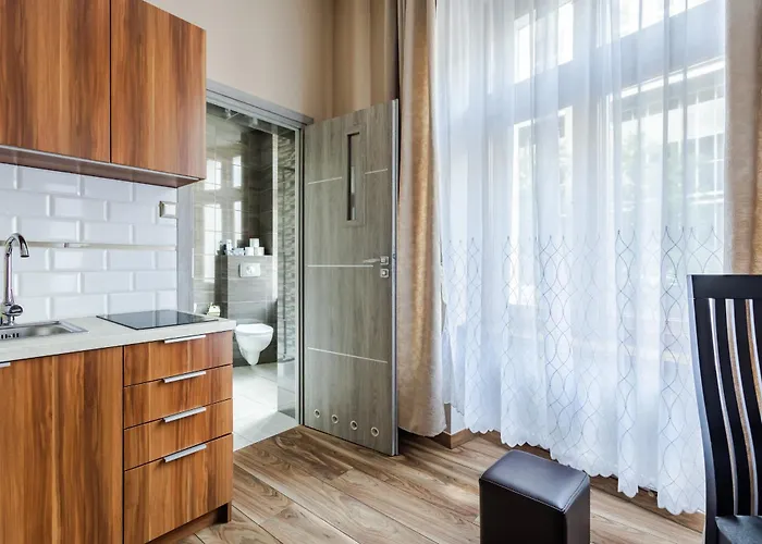 Functional And Comfortable Very Berry In By Renters * بوزنان