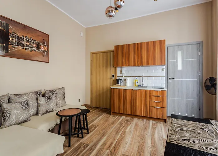 شقة Functional And Comfortable Very Berry In By Renters