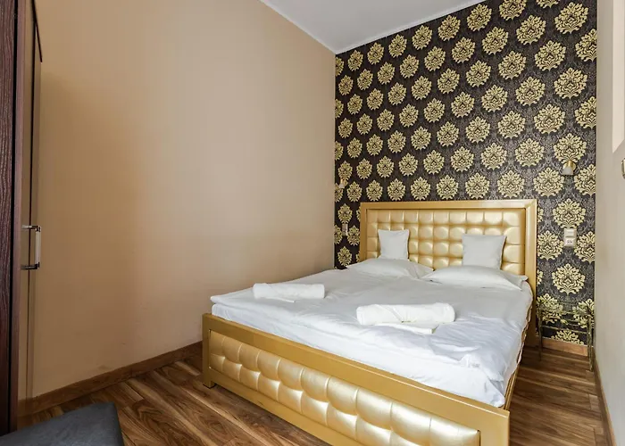 Functional And Comfortable Very Berry In By Renters * بوزنان