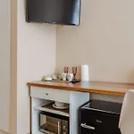 Apartamento Functional And Comfortable Very Berry In By Renters *
