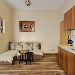 Functional And Comfortable Very Berry In By Renters Appartamento Poznań