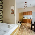 Functional And Comfortable Very Berry In By Renters Appartamento