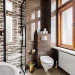 Appartamento Functional And Comfortable Very Berry In By Renters Poznań