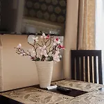 Apartamento Functional And Comfortable Very Berry In By Renters
