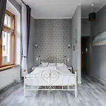 Functional And Comfortable Very Berry In By Renters *