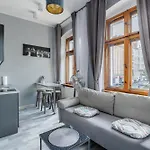 Apartamento Functional And Comfortable Very Berry In By Renters *