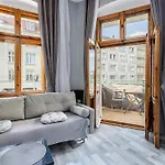 Functional And Comfortable Very Berry In By Renters Apartamento *