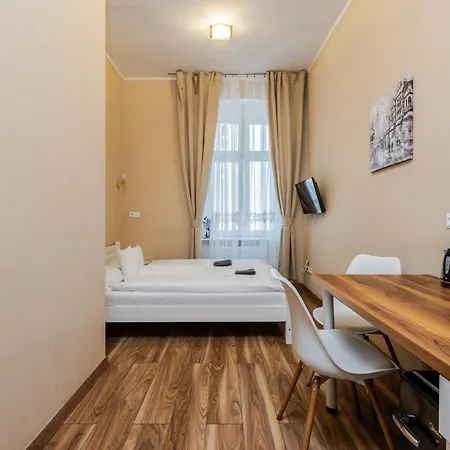 Functional And Comfortable Very Berry In By Renters Lägenhet *