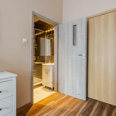 Lägenhet Functional And Comfortable Very Berry In By Renters *