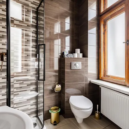 Lägenhet Functional And Comfortable Very Berry In By Renters Poznań