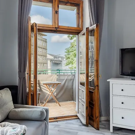 Functional And Comfortable Very Berry In By Renters Apartment Poznan