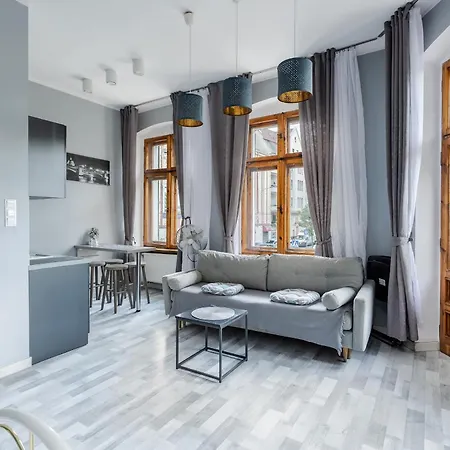 Functional And Comfortable Very Berry In By Renters Lägenhet