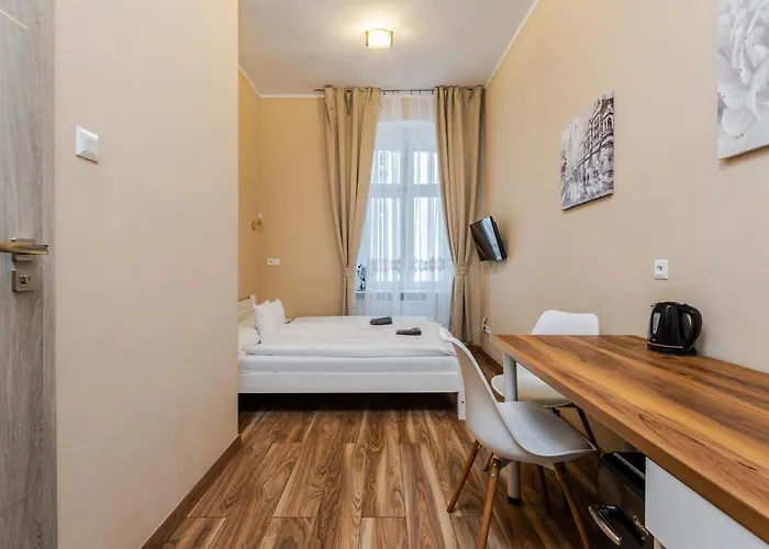 Functional And Comfortable Very Berry In By Renters 公寓 *