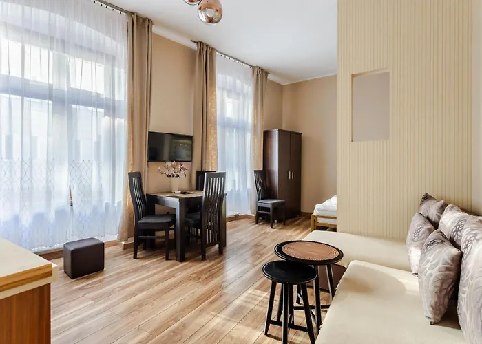 Functional And Comfortable Very Berry In By Renters 公寓