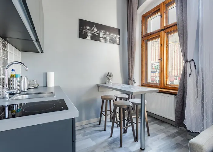 Functional And Comfortable Very Berry In By Renters 公寓 *